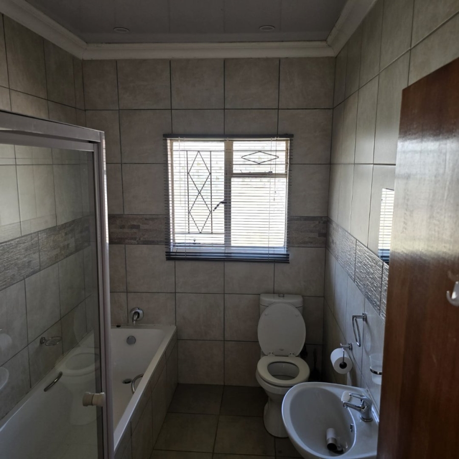 4 Bedroom Property for Sale in Flamwood North West